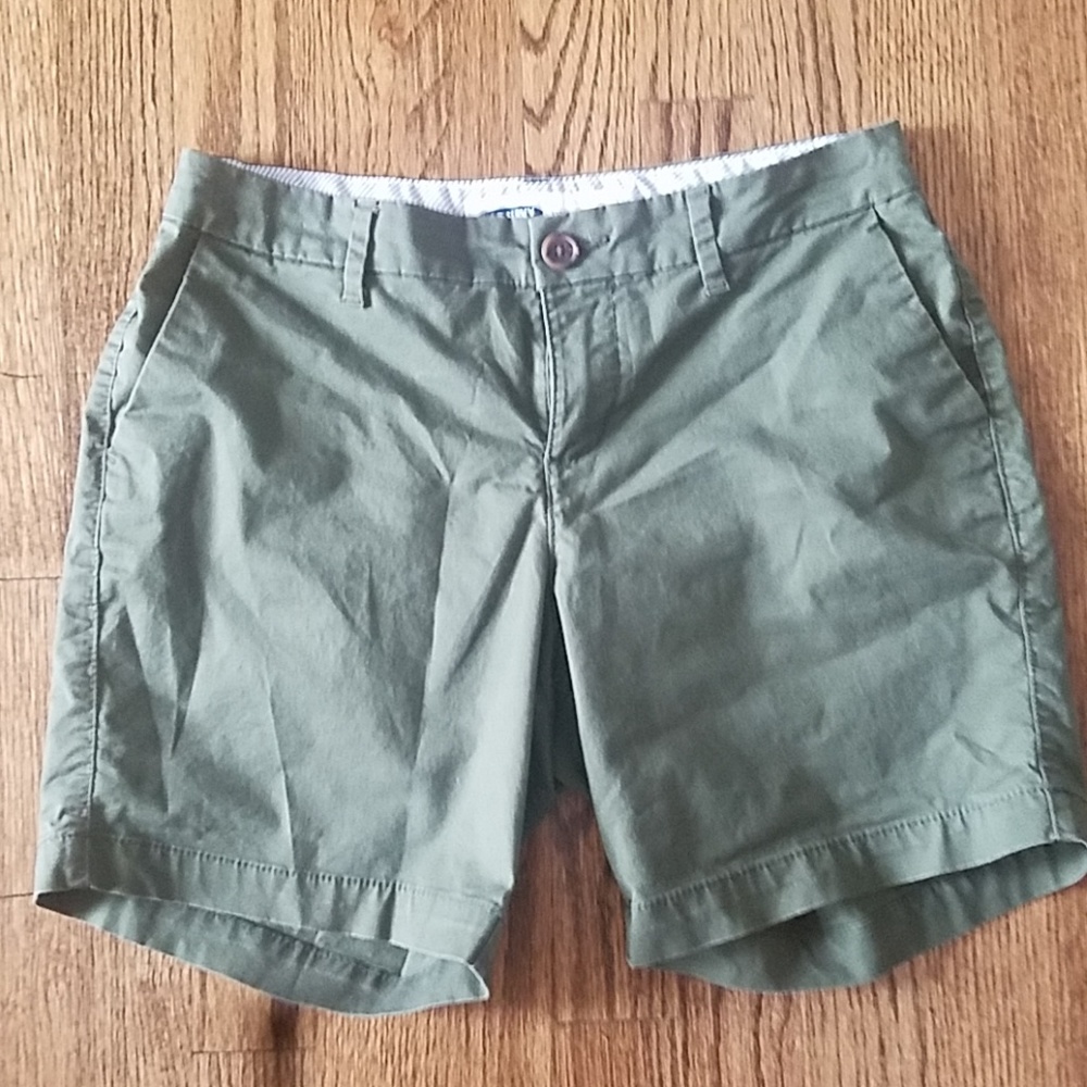 Green everday shorts size 0